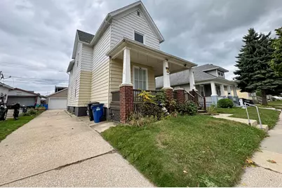 1801 N Wisconsin St #UPPER, Racine, WI 53402 - Photo 1