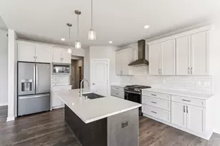 1940 N Creek Dr, Grafton, WI 53024 - Photo 4