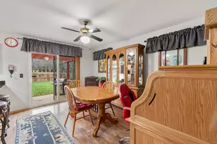 226 Beatrice Dr, Hartford, WI 53027 - Photo 12