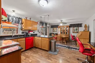 226 Beatrice Dr, Hartford, WI 53027 - Photo 8