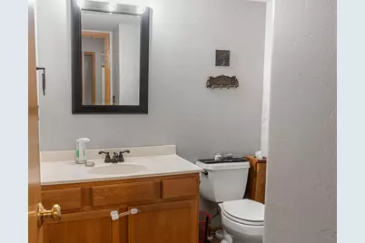 226  Beatrice Dr, Hartford, WI 53027 - Photo 14