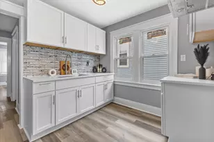 3530 W Park Hill Ave, Milwaukee, WI 53208 - Photo 10