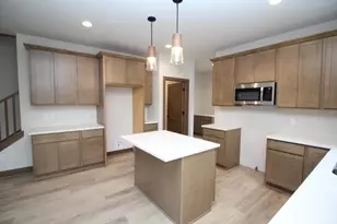 725 Brookview Ct, Racine, WI 53402 - Photo 10