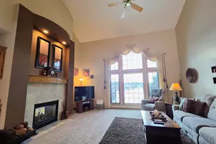 W282N4163 Somerset Ln, Delafield, WI 53072 - Photo 4