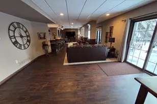 W282N4163 Somerset Ln, Delafield, WI 53072 - Photo 8