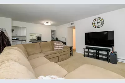 W169N11452  Biscayne Dr #14, Germantown, WI 53022 - Photo 8