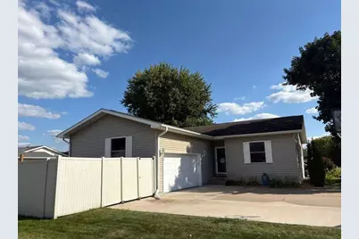 137  Acorn Ln, West Salem, WI 54669 - Photo 1