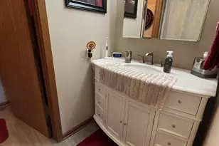 W176N9746 Riversbend Circle, Germantown, WI 53022 - Photo 20