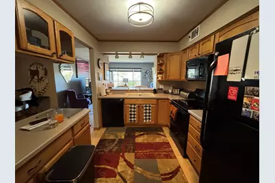 W176N9746  Riversbend Cir #E, Germantown, WI 53022 - Photo 14