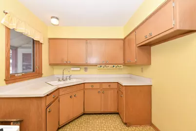 6124 W Spokane St, Milwaukee, WI 53223 - Photo 12