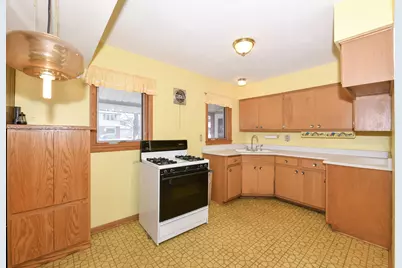 6124 W Spokane St, Milwaukee, WI 53223 - Photo 10