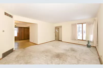 6124 W Spokane St, Milwaukee, WI 53223 - Photo 6