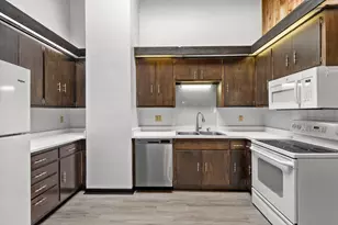 108 E Oak Crest Ln, Wales, WI 53183 - Photo 6