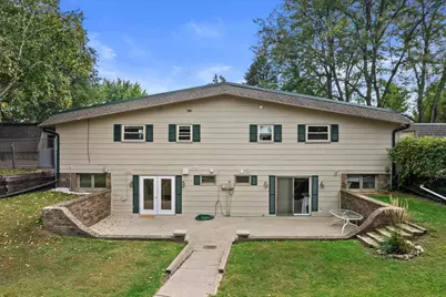 108 E Oak Crest Ln #110, Wales, WI 53183 - Photo 2