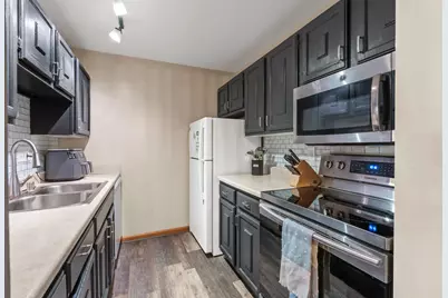 8117 W Manitoba St #16, West Allis, WI 53219 - Photo 8