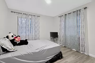 319  Jasper Ln, Waukesha, WI 53188 - Photo 8