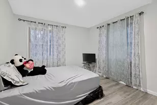 319 Jasper Ln, Waukesha, WI 53188 - Photo 8