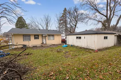 319  Jasper Ln, Waukesha, WI 53188 - Photo 12