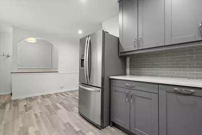 5325 W Allerton Ave, Greenfield, WI 53220 - Photo 8