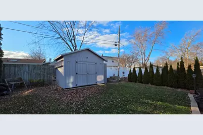 1424  Hickory Way, Racine, WI 53405 - Photo 6