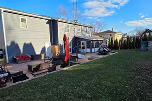 1424 Hickory Way, Racine, WI 53405 - Photo 4