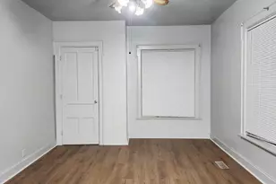 1527 N 33rd St, Milwaukee, WI 53208 - Photo 6