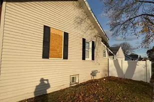 1602 76th St, Kenosha, WI 53143 - Photo 4