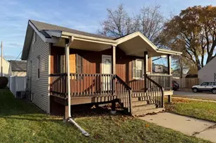 1602 76th St, Kenosha, WI 53143 - Photo 2