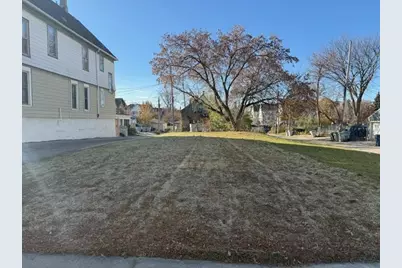 319 N 31st St, Milwaukee, WI 53208 - Photo 1