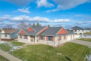 905 Pioneer Dr, Holmen, WI 54636 - Photo 2