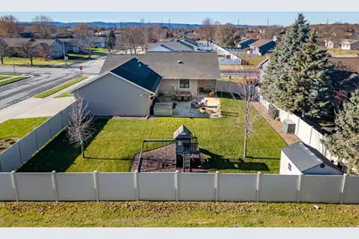 905  Pioneer Dr, Holmen, WI 54636 - Photo 52