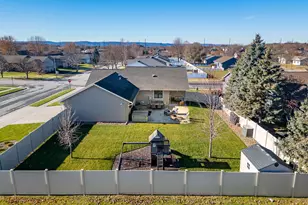 905 Pioneer Dr, Holmen, WI 54636 - Photo 52