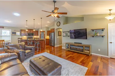 905  Pioneer Dr, Holmen, WI 54636 - Photo 16