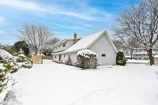 15199 W Fenway Ct, New Berlin, WI 53151 - Photo 20