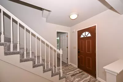15199 W Fenway Ct, New Berlin, WI 53151 - Photo 2