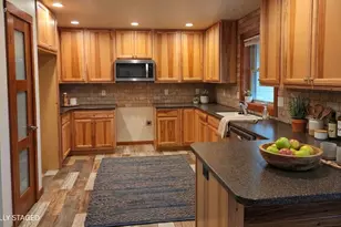 576 Trail Ridge Ln, Plymouth, WI 53073 - Photo 6