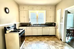 913 69th St, Kenosha, WI 53143 - Photo 2