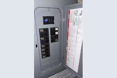 913  69th St, Kenosha, WI 53143 - Photo 16