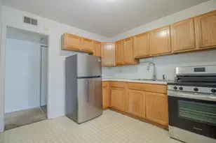 1311 E Randolph Ct, Milwaukee, WI 53212 - Photo 4