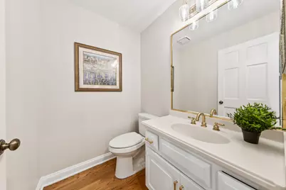 8266 S Country Club Cir, Franklin, WI 53132 - Photo 18