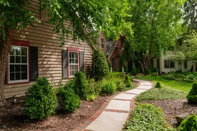 8266 S Country Club Cir, Franklin, WI 53132 - Photo 38