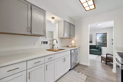 530  Manchester Ln, Hartland, WI 53029 - Photo 10