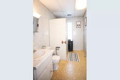 2404  Jackson St, Two Rivers, WI 54241 - Photo 10