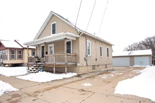 2404 Jackson St, Two Rivers, WI 54241 - Photo 1