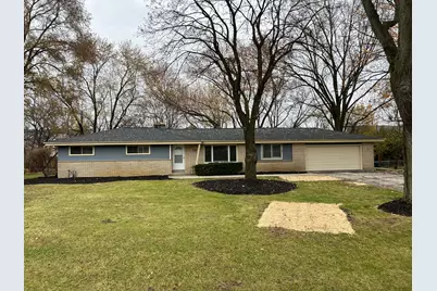 1840 E Lone Oak Cir, Brookfield, WI 53045 - Photo 1