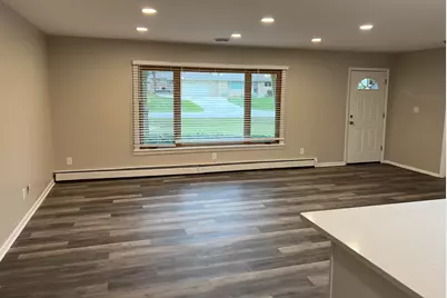 1840 E Lone Oak Cir, Brookfield, WI 53045 - Photo 4