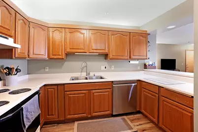 17354 W Lincoln Ave, New Berlin, WI 53146 - Photo 8