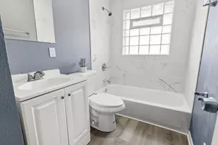 10500 W Rae Ave, Milwaukee, WI 53225 - Photo 8