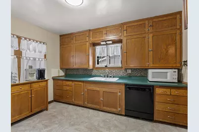 1025 N 15th St, Manitowoc, WI 54220 - Photo 12