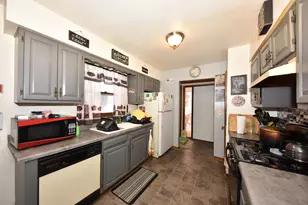 11811 W Flagg Ave, Milwaukee, WI 53225 - Photo 8